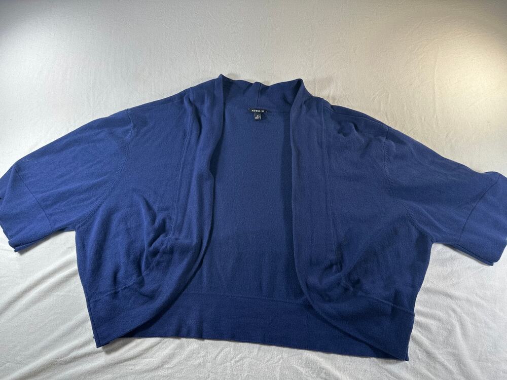 Torrid Size 4 4X Blue Open Front Cropped Shrug Short Sleeve